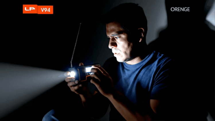 Radio Parlante Bluetooth  / Carga Solar